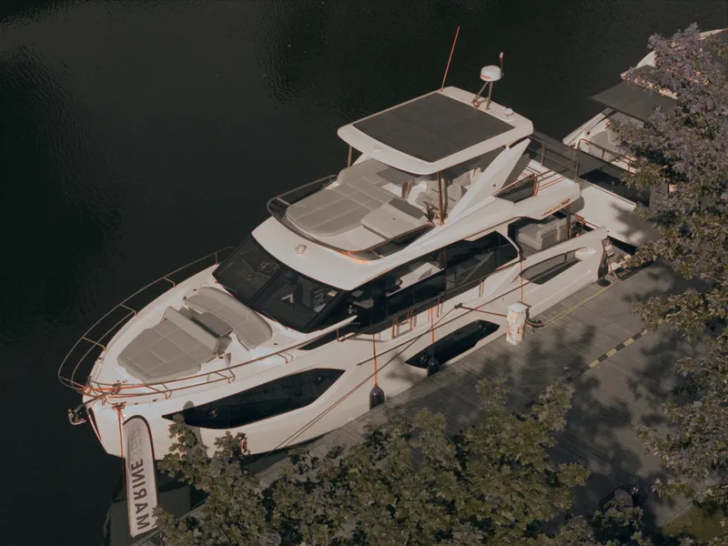 Slide: The Image of Absolute 52 Fly 2027 - 8030974
