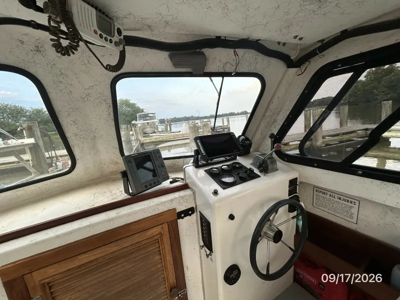 Slide: The Image of 31' Markley/Big Jack pilothouse helm1 - 8034173