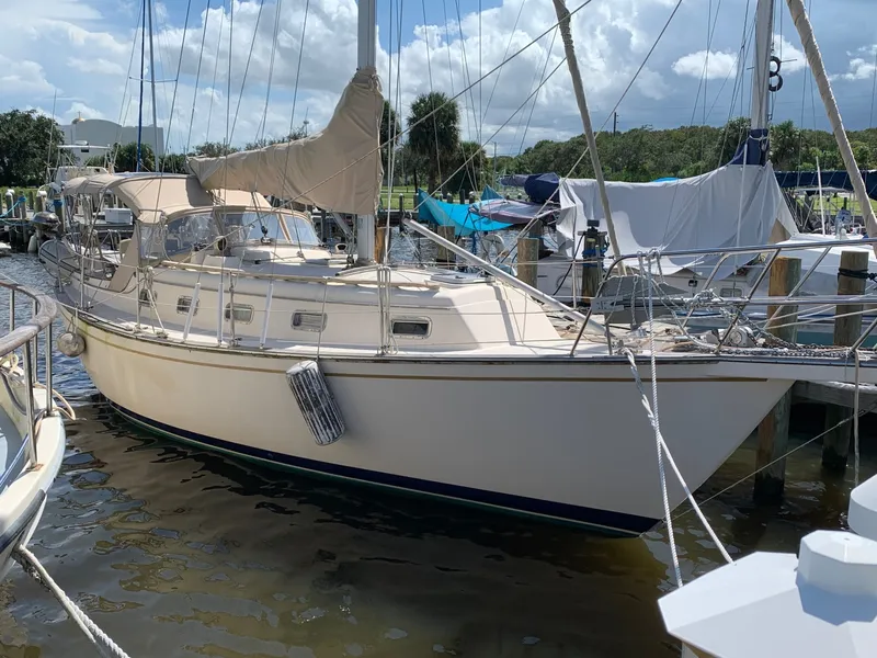 The Image of Island Packet 32 1994 - 8034183