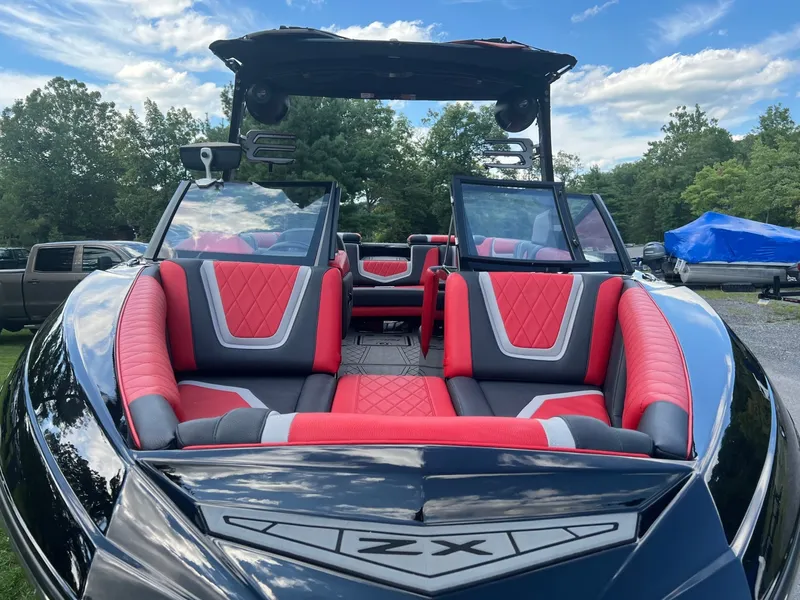 Slide: The Image of Tige 23ZX 2021 - 8172561
