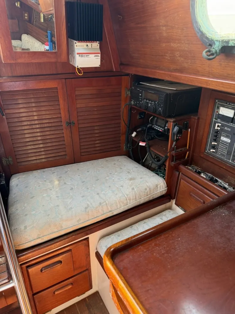 Slide: The Image of Pacific Seacraft 37 1988 - 8046049