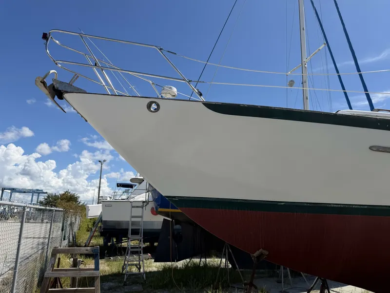 Slide: The Image of Pacific Seacraft 37 1988 - 8046042