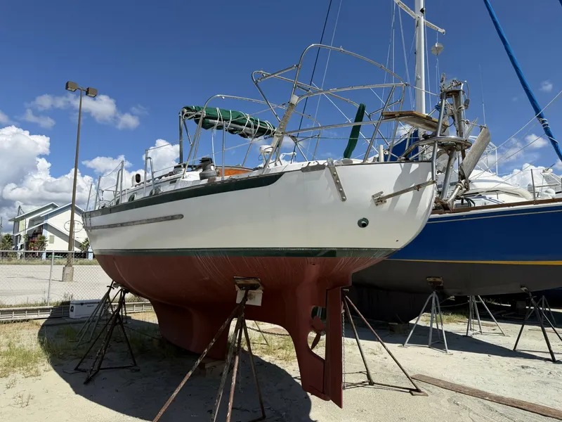 Slide: The Image of Pacific Seacraft 37 1988 - 8046043