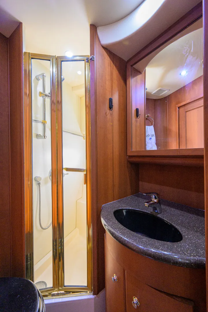 Slide: The Image of Silverton 39 Motor Yacht 2005 - 8139586