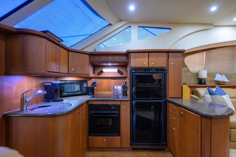 Slide: The Image of Silverton 39 Motor Yacht 2005 - 8139565