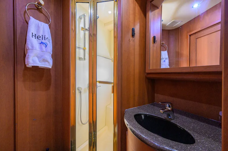 Slide: The Image of Silverton 39 Motor Yacht 2005 - 8139587