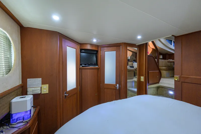 Slide: The Image of Silverton 39 Motor Yacht 2005 - 8139576