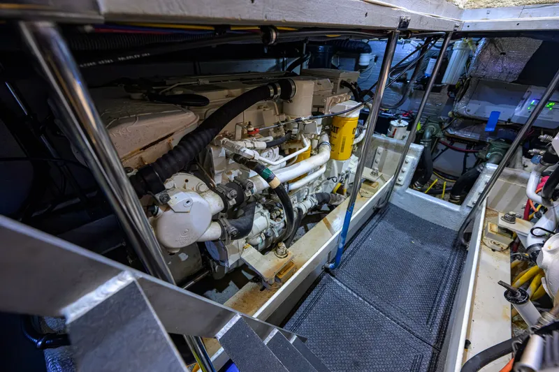 Slide: The Image of Silverton 39 Motor Yacht 2005 - 8139592