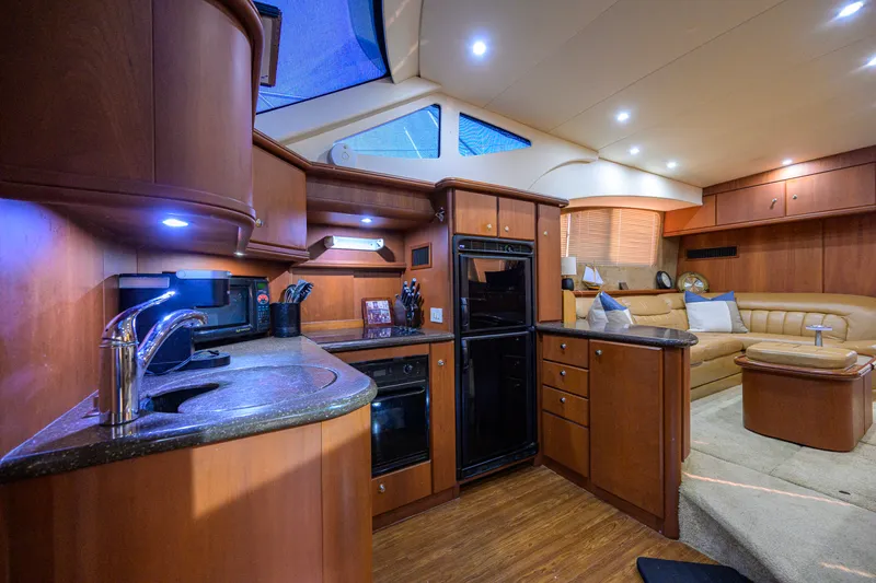 Slide: The Image of Silverton 39 Motor Yacht 2005 - 8139567