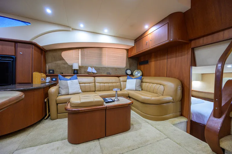 Slide: The Image of Silverton 39 Motor Yacht 2005 - 8139570