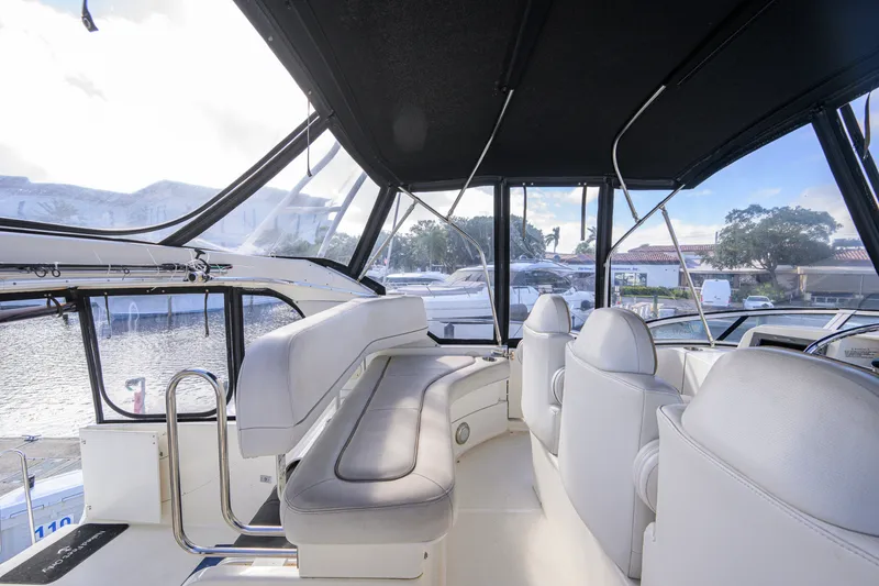 Slide: The Image of Silverton 39 Motor Yacht 2005 - 8139551