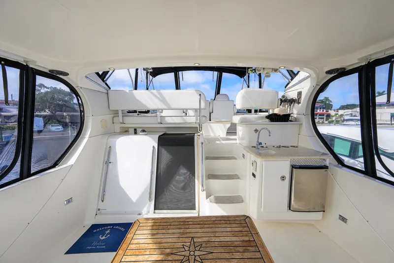 Slide: The Image of Silverton 39 Motor Yacht 2005 - 8139559