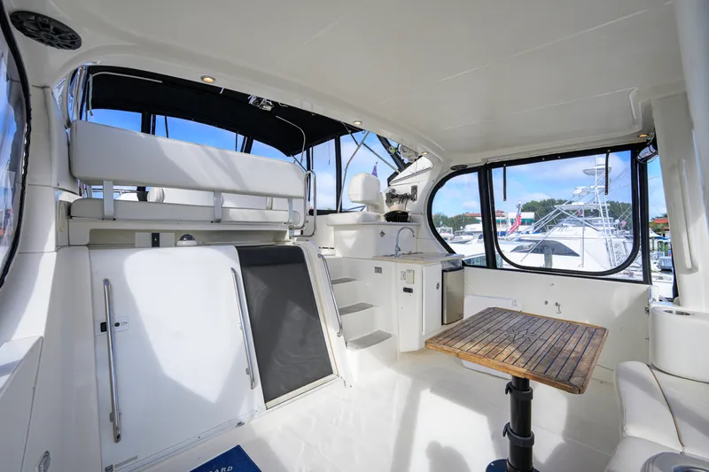 Slide: The Image of Silverton 39 Motor Yacht 2005 - 8139556