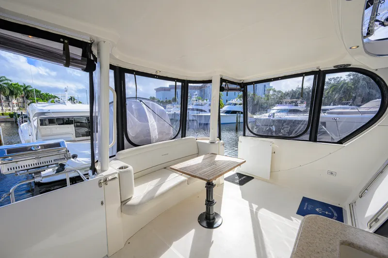 Slide: The Image of Silverton 39 Motor Yacht 2005 - 8139561