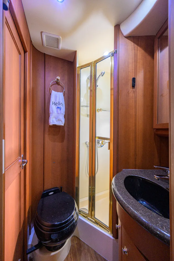 Slide: The Image of Silverton 39 Motor Yacht 2005 - 8139585