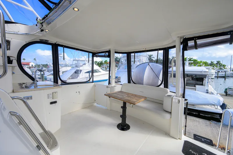 Slide: The Image of Silverton 39 Motor Yacht 2005 - 8139558