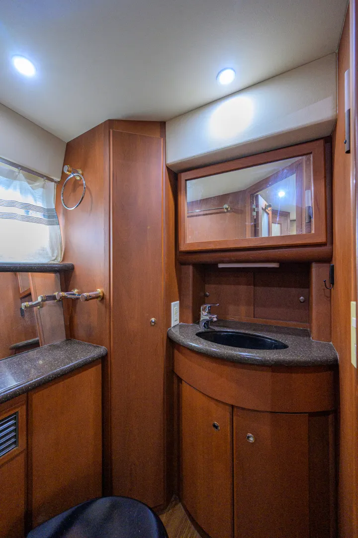 Slide: The Image of Silverton 39 Motor Yacht 2005 - 8139578