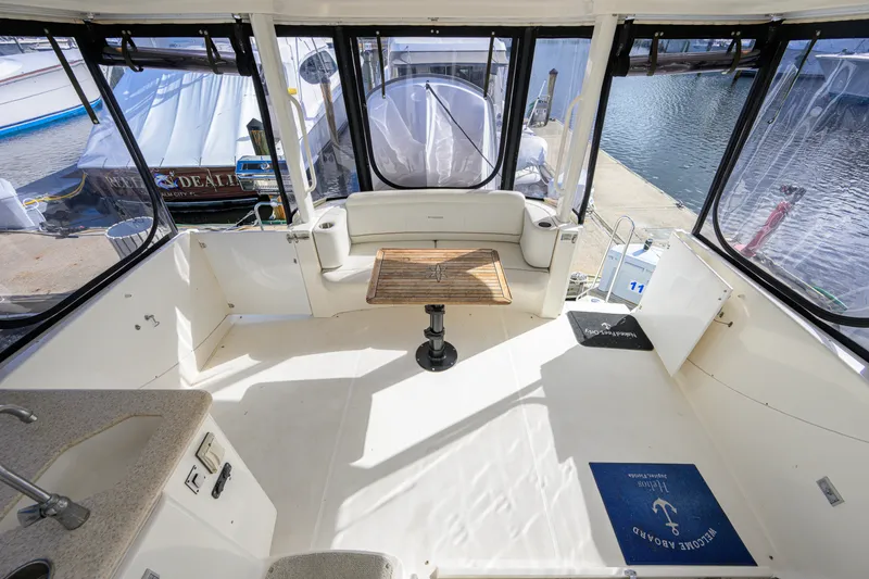 Slide: The Image of Silverton 39 Motor Yacht 2005 - 8139562