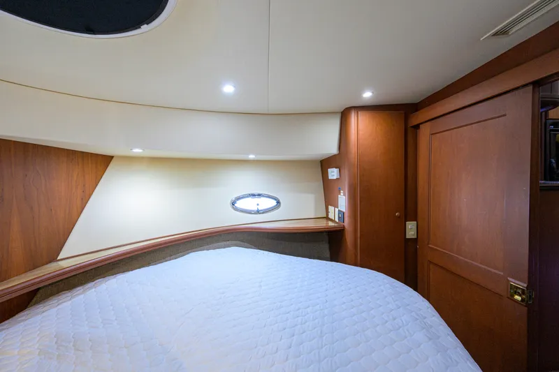 Slide: The Image of Silverton 39 Motor Yacht 2005 - 8139584