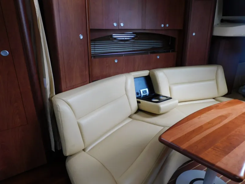 Slide: The Image of Monterey 330 Sport Yacht 2007 - 8035684
