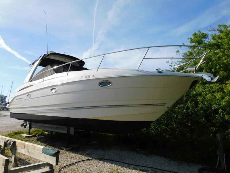 Slide: The Image of Monterey 330 Sport Yacht 2007 - 8035665
