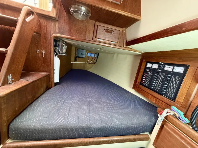 Slide: The Image of Pacific Seacraft Crealock 1997 - 8035742