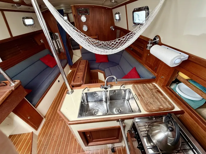 Slide: The Image of Pacific Seacraft Crealock 1997 - 8035729