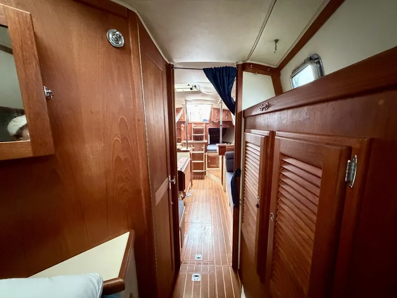 Slide: The Image of Pacific Seacraft Crealock 1997 - 8035792