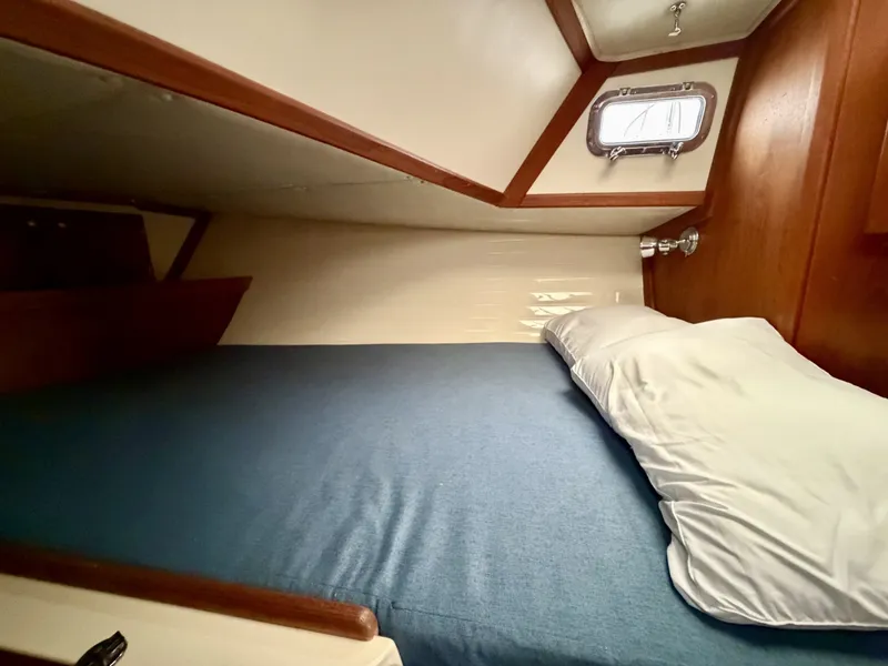 Slide: The Image of Pacific Seacraft Crealock 1997 - 8035769