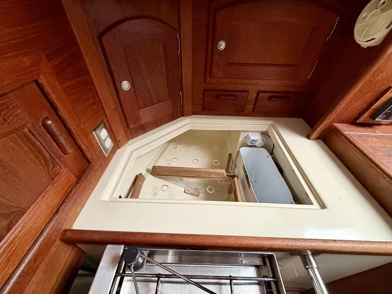 Slide: The Image of Pacific Seacraft Crealock 1997 - 8035720