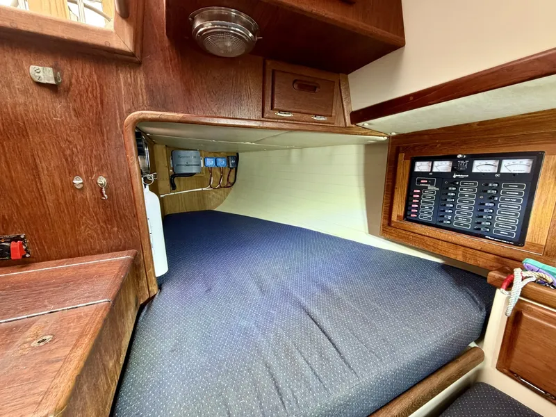 Slide: The Image of Pacific Seacraft Crealock 1997 - 8035738