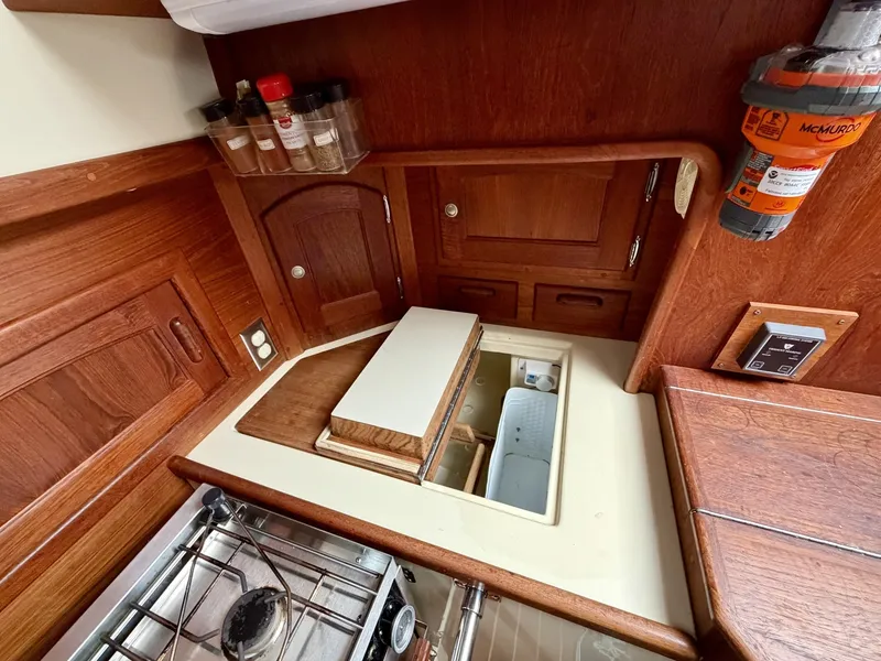 Slide: The Image of Pacific Seacraft Crealock 1997 - 8035719
