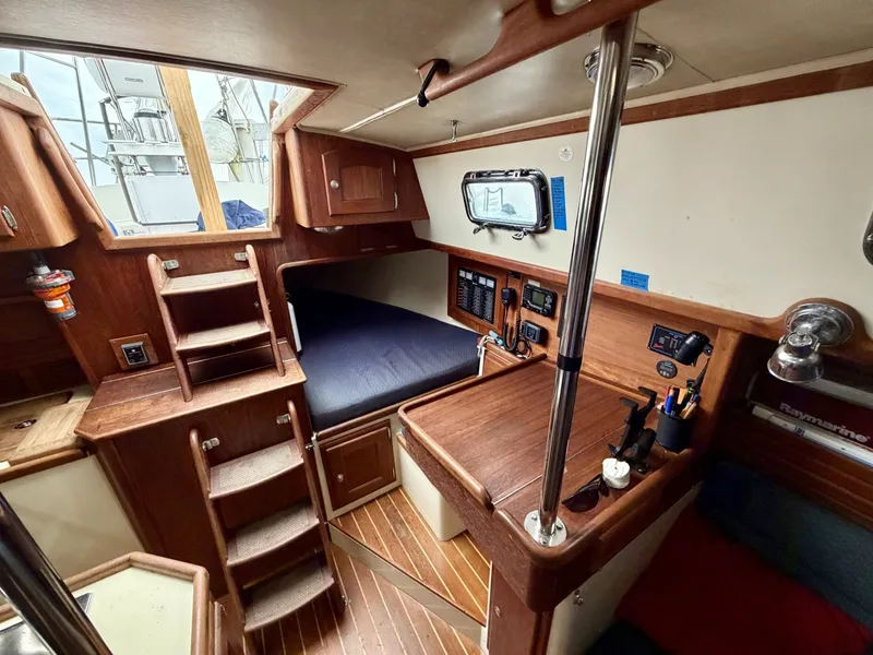 Slide: The Image of Pacific Seacraft Crealock 1997 - 8035712