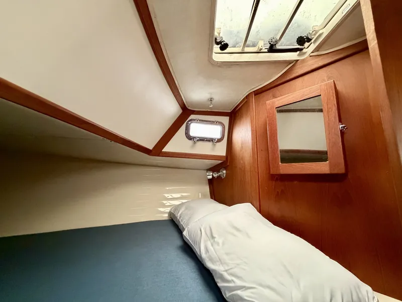Slide: The Image of Pacific Seacraft Crealock 1997 - 8035770