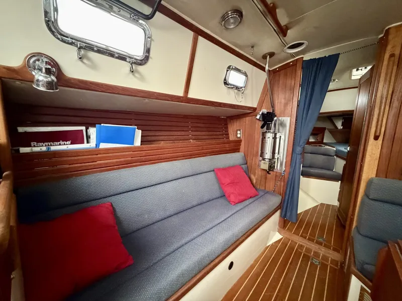 Slide: The Image of Pacific Seacraft Crealock 1997 - 8035746