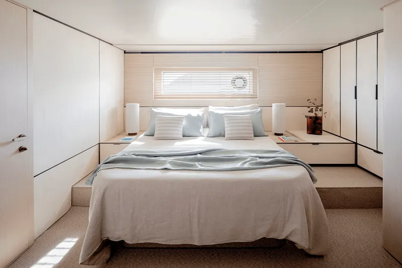 Slide: The Image of Azimut Seadeck 6 2027 - 8035881
