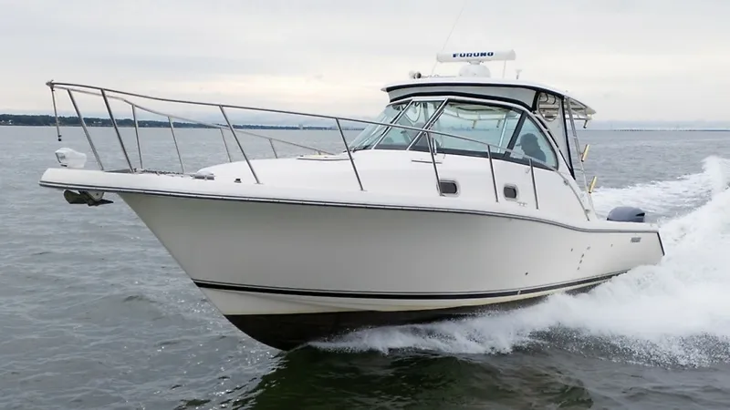The Image of Pursuit 3370 Offshore 2005 - 8036590