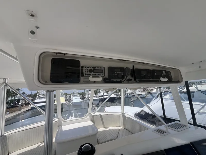 Slide: The Image of Helm and Flybridge Area on the 2004 Ocean Yachts 52 Super Sport - 8036683