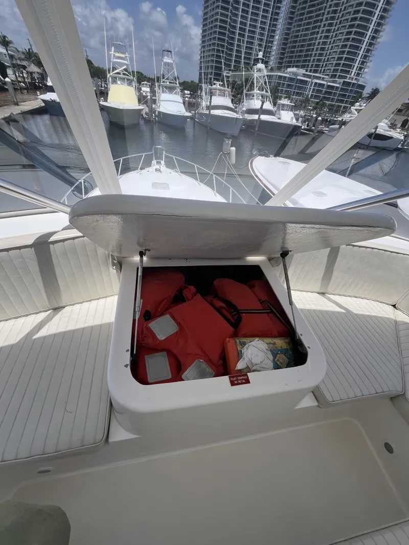 Slide: The Image of Helm and Flybridge Area on the 2004 Ocean Yachts 52 Super Sport - 8036679