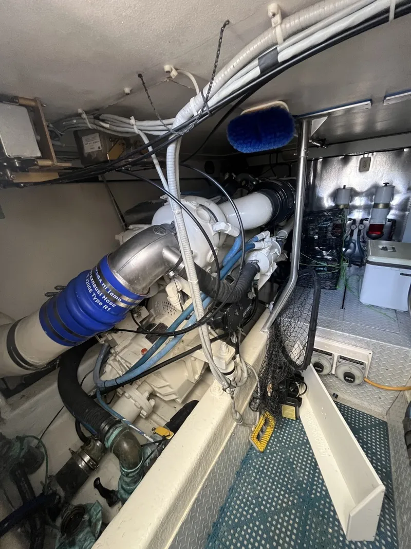 Slide: The Image of Engine Room on the 2004 Ocean Yachts 52 Super Sport - 8036665