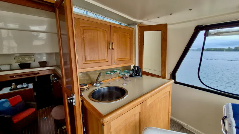 Slide: The Image of 1989 Carver 48 Californian - 8038587
