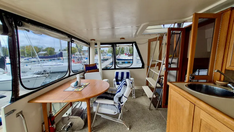 Slide: The Image of 1989 Carver 48 Californian - 8038586