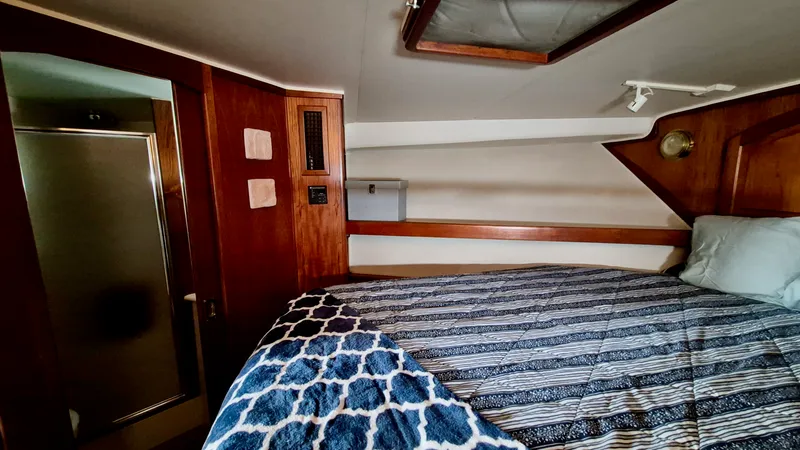 Slide: The Image of 1989 Carver 48 Californian - 8038614