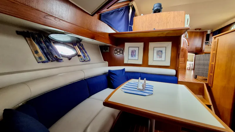 Slide: The Image of 1989 Carver 48 Californian - 8038615