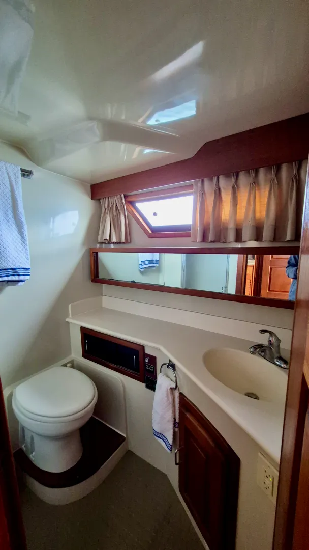 Slide: The Image of 1989 Carver 48 Californian - 8038624