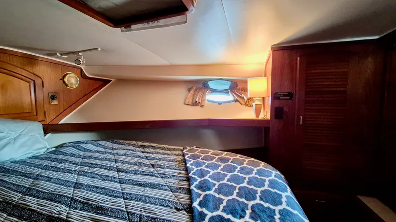 Slide: The Image of 1989 Carver 48 Californian - 8038613