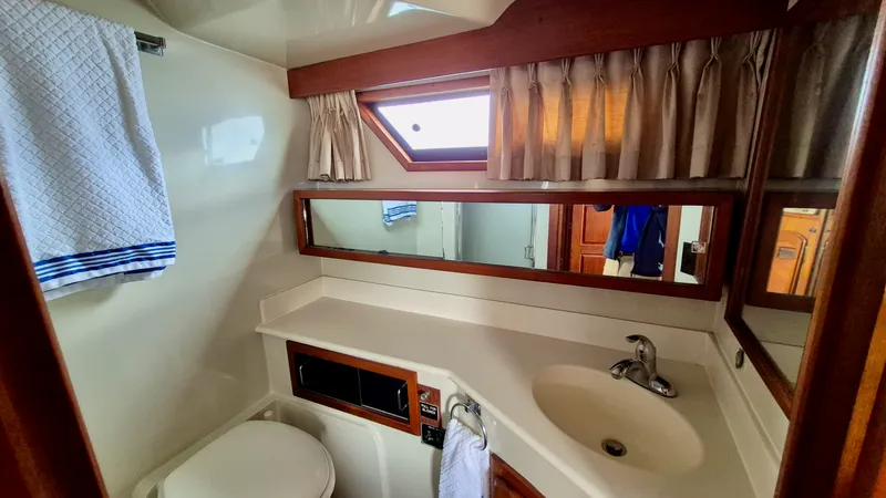 Slide: The Image of 1989 Carver 48 Californian - 8038625