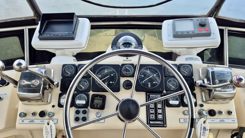 Slide: The Image of 1989 Carver 48 Californian - 8038592