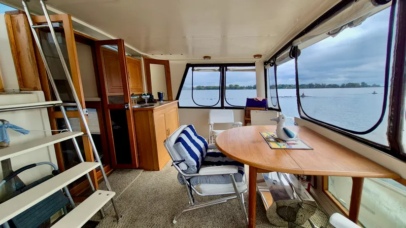 Slide: The Image of 1989 Carver 48 Californian - 8038585