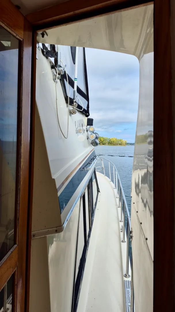 Slide: The Image of 1989 Carver 48 Californian - 8038589